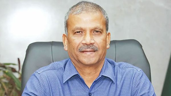 প্রবাসীদের সুসংবাদ দিলেন উপদেষ্টা আসিফ নজরুল