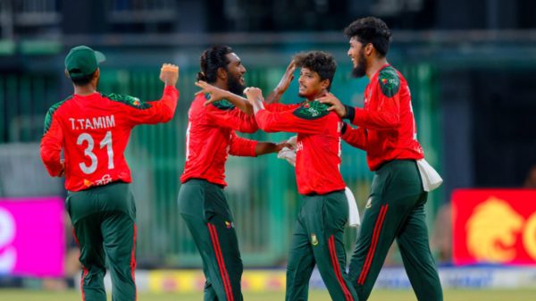 বড় চমক দিয়ে বাংলাদেশের বিশ্বকাপের দল ঘোষণা