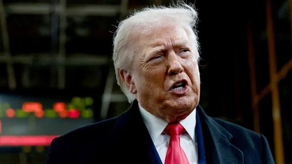 বিক্ষোভকারীদের ফাঁসি দিলে ‘অত্যন্ত কঠোর পদক্ষেপ’ নেবে যুক্তরাষ্ট্র: ইরানকে ট্রাম্প