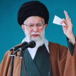বিক্ষোভকারীদেরকে ‘আল্লাহর শত্রু’ ঘোষণা করল ইরান
