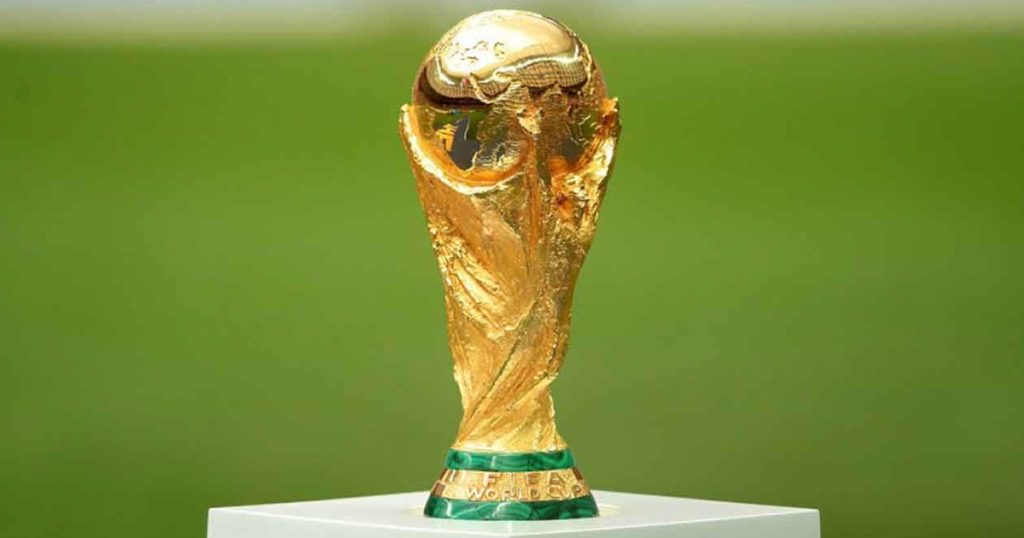 বিশ্বকাপ ট্রফি এখন বাংলাদেশে বিশ্বকাপ ট্রফি এখন বাংলাদেশে