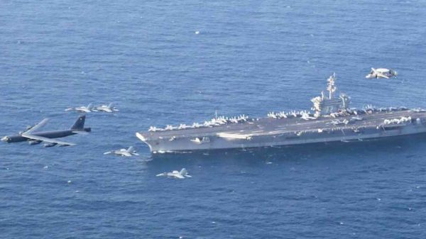 মধ্যপ্রাচ্যের জলসীমায় মার্কিন বিমানবাহী জাহাজ, প্রস্তুত ইরান