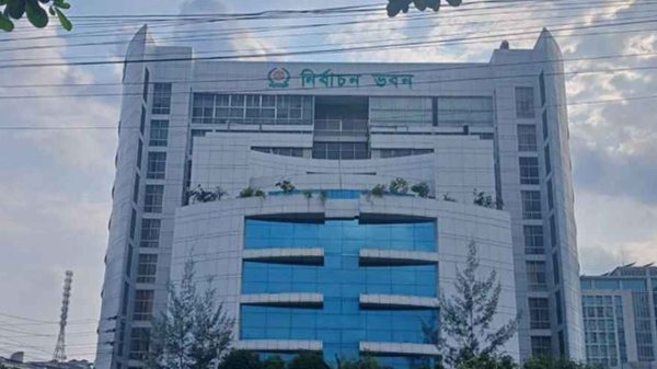 মনোনয়নপত্র বাছাইয়ের কাজ চলছে ছুটির দিনেও