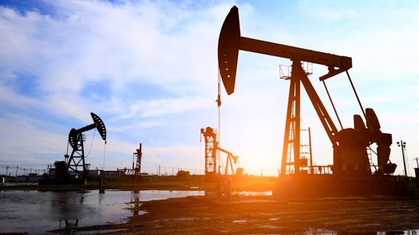 মাদুরোকে আটকের পর থেকে বিশ্বব্যাপী তেলের দাম কমছে