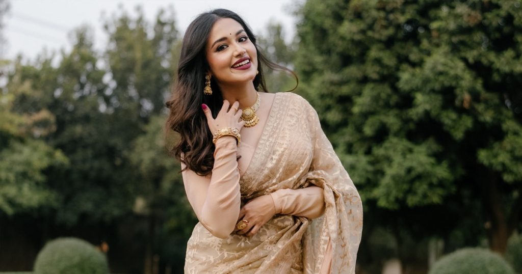 মায়ের শাড়িতে নস্টালজিক তাসনিয়া ফারিণ মায়ের শাড়িতে নস্টালজিক তাসনিয়া ফারিণ