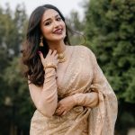 মায়ের শাড়িতে নস্টালজিক তাসনিয়া ফারিণ