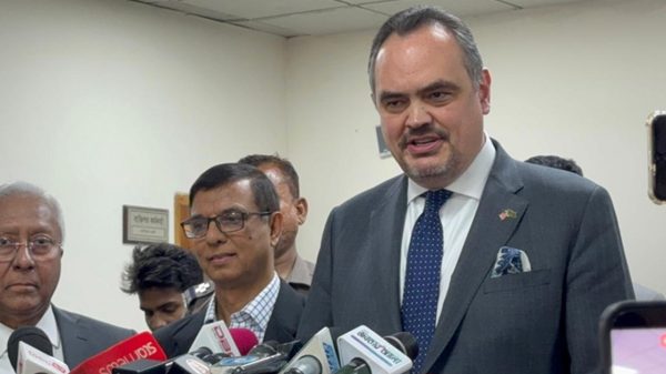 বাংলাদেশের নির্বাচনে যুক্তরাষ্ট্র কোনও পক্ষ নেবে না : মার্কিন রাষ্ট্রদূত