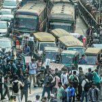 শিক্ষার্থীদের সড়ক অবরোধে অচল ঢাকা, ভোগান্তি চরমে