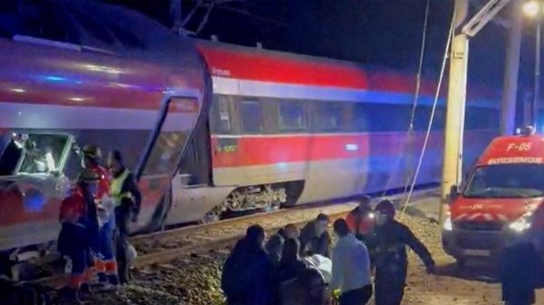 স্পেনে ভয়াবহ ট্রেন দুর্ঘটনা, নিহত অন্তত ২১