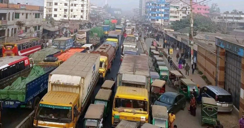 গাজীপুরে দুই মহাসড়কে ৫০ কিলোমিটার যানজট, ভাড়া তিনগুন