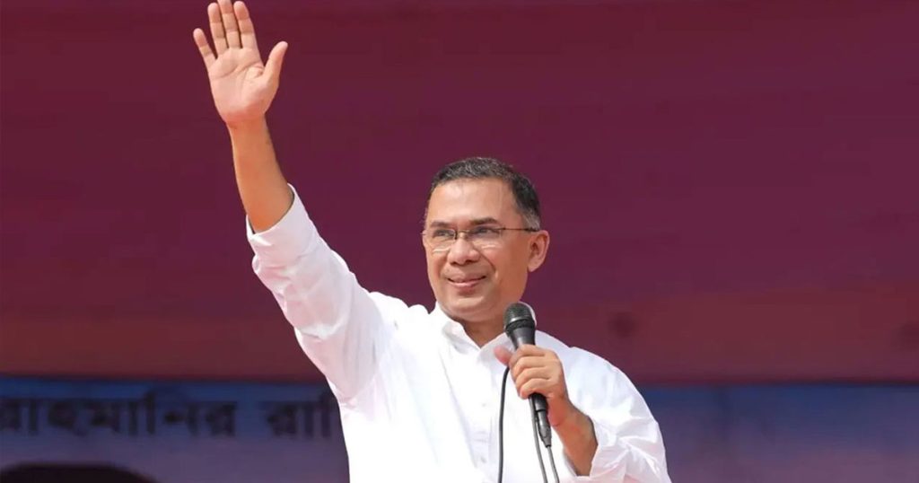 বরিশালের মাটিতে পা রাখলেন তারেক রহমান