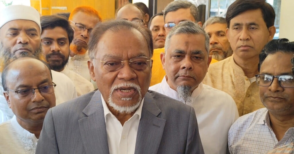 প্রধানমন্ত্রী তার প্ল্যান বাস্তবায়নে ঝাঁপিয়ে পড়েছেন: জনপ্রশাসন উপদেষ্টা