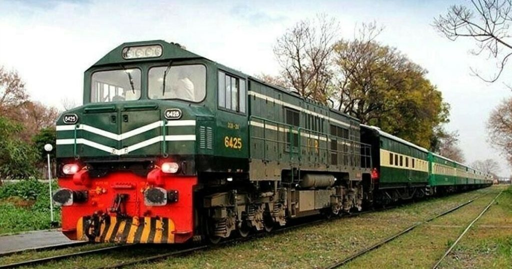 পাকিস্তান থেকে মালবাহী ওয়াগন ও বগি কিনতে চায় বাংলাদেশ