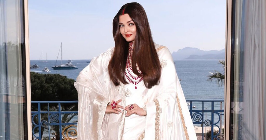 বলিউড নায়িকারা রূপচর্চায় যা ব্যবহার করেন