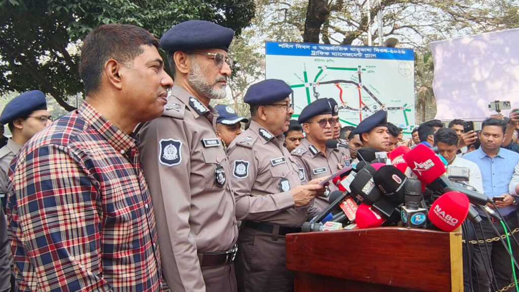 একুশে ফেব্রুয়ারি ঘিরে কোনো নিরাপত্তা শঙ্কা নেই : ডিএমপি কমিশনার