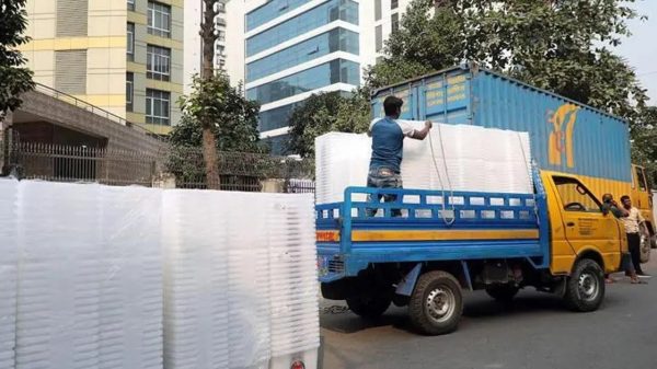 কেন্দ্রে-কেন্দ্রে যাচ্ছে ব্যালট, ঢাকাসহ বড় শহরগুলোতে পৌঁছাবে সন্ধ্যায়