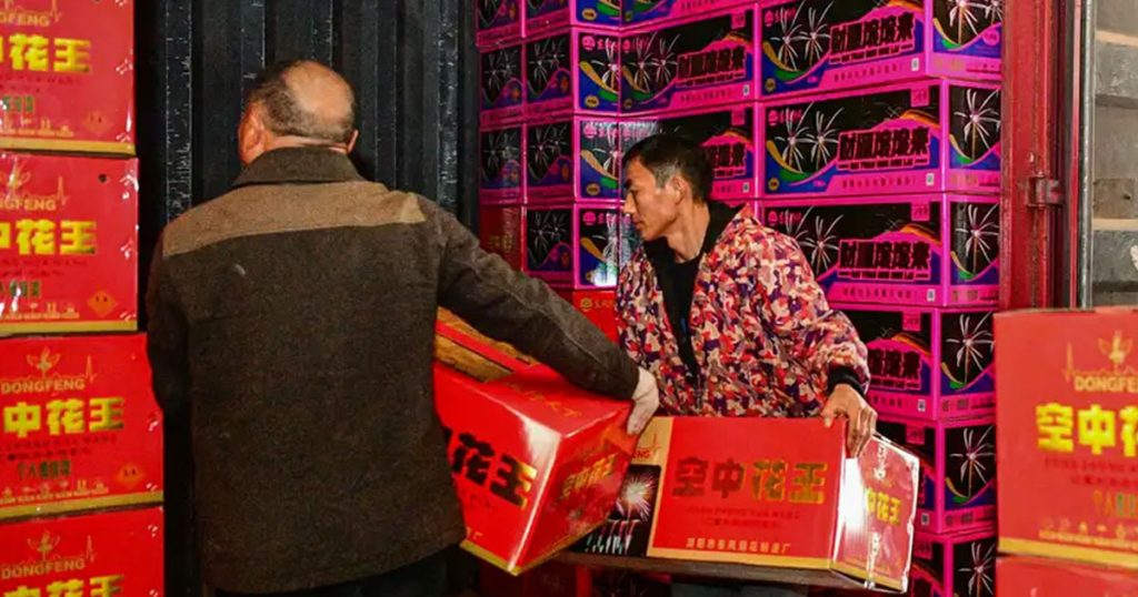 চীনে আতশবাজির দোকানে ভয়াবহ বিস্ফোরণ