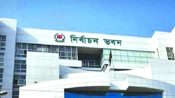 ভোটের প্রচার শেষ: টাকা বিতরণে ছয় মাসের জেল