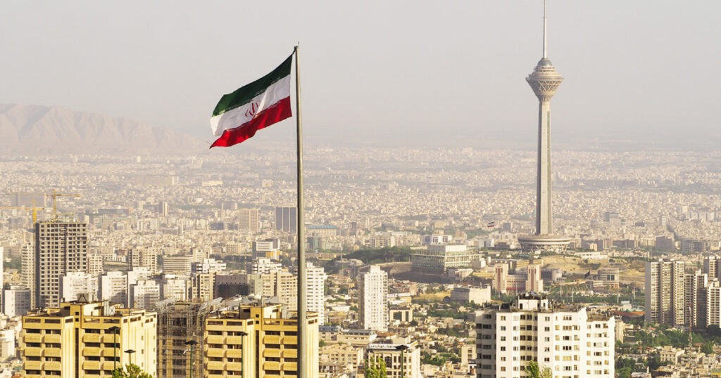 বাসিন্দাদের রাজধানী তেহরান ছাড়তে বলল ইরান বাসিন্দাদের রাজধানী তেহরান ছাড়তে বলল ইরান