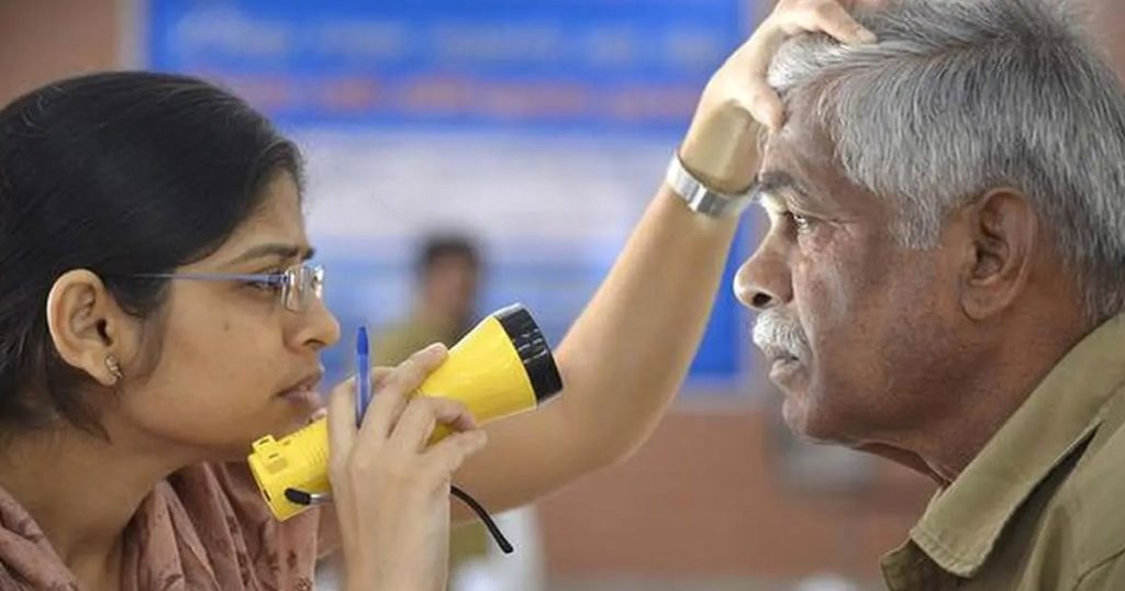 বিশ্বে ৯ কোটি ৪০ লাখের বেশি মানুষের চোখে ছানি