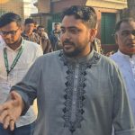 ভোট দিতে কেন্দ্রে নাহিদ ইসলাম