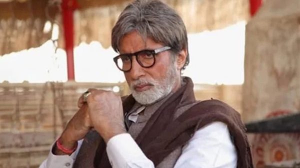 মধ্যরাতে অমিতাভের রহস্যময় পোস্ট