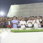 মা-বাবার কবর জিয়ারত করে প্রচারণা শেষ করলেন তারেক রহমান