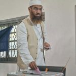 মোহাম্মদপুরে ভোট দিলেন মামুনুল হক