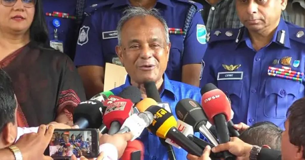 নির্বাচনে সারাদেশে ১ লাখ সেনাবাহিনী মোতায়েন থাকবে: স্বরাষ্ট্র উপদেষ্টা নির্বাচনে সারাদেশে ১ লাখ সেনাবাহিনী মোতায়েন থাকবে: স্বরাষ্ট্র উপদেষ্টা