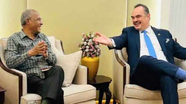 স্বরাষ্ট্র উপদেষ্টার সঙ্গে মার্কিন রাষ্ট্রদূতের বৈঠক