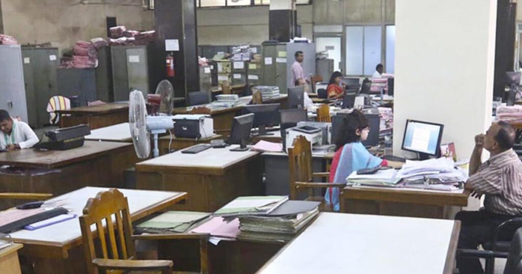 ঈদের সাত দিনের ছুটি শেষে মঙ্গলবার খুলছে ব্যাংক-অফিস-আদালত