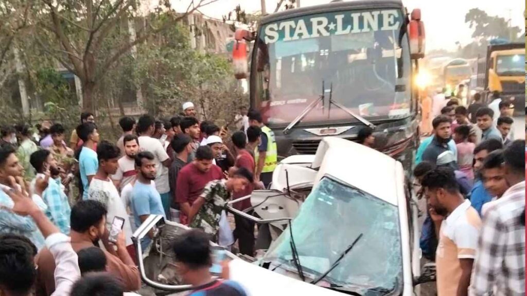 কুমিল্লায় বাস চাপায় একই পরিবারের ৪ জনসহ নিহত ৫