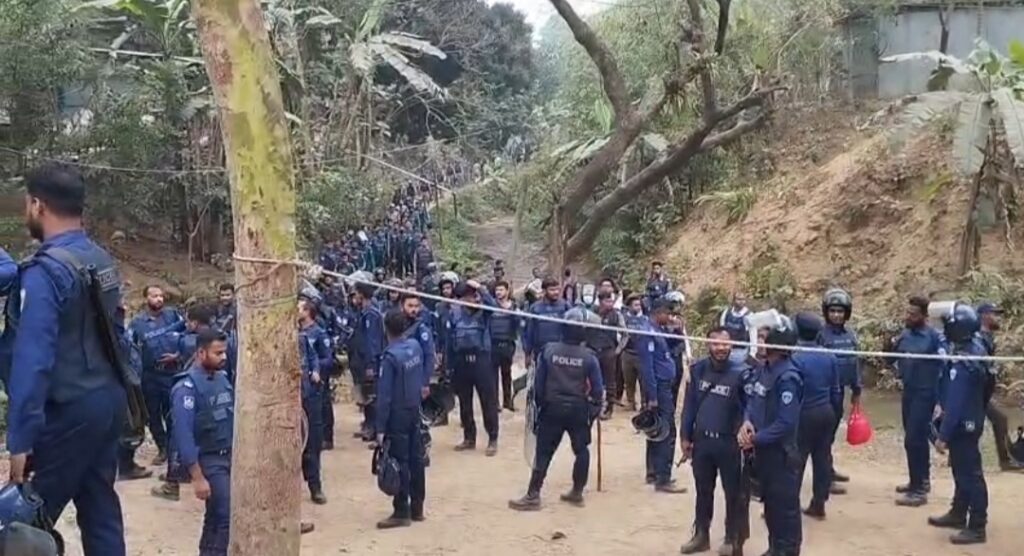 জঙ্গল সলিমপুরে যৌথ বাহিনীর বড় অভিযান