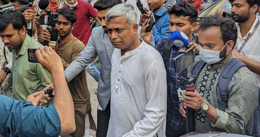 জ্বালানি তেল সংকটের গুজব, বিভিন্ন ফিলিং স্টেশন পরিদর্শনে প্রতিমন্ত্রী