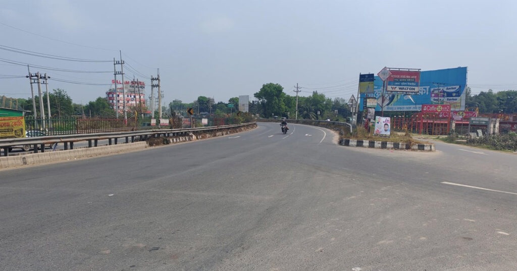 ঢাকা-টাঙ্গাইল মহাসড়কে ফিরেছে গতি, নেই যানজট