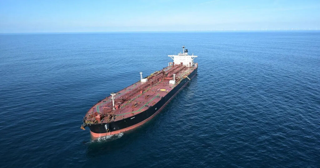 তেল বাজারে অস্থিরতা: যে ‘শর্তে’ রুশ তেল কেনার অনুমতি দিল যুক্তরাষ্ট্র