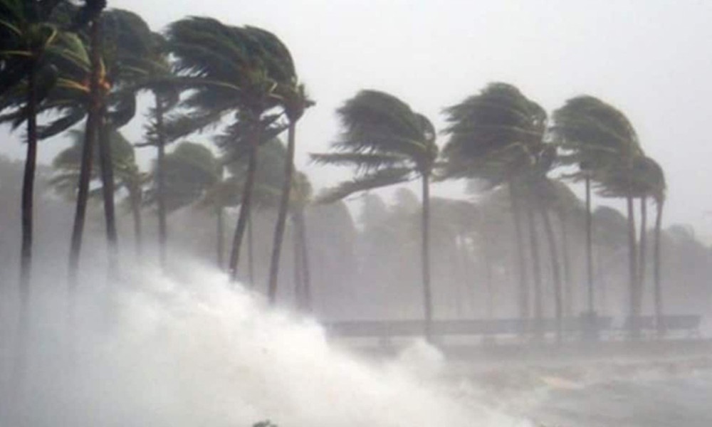 দুপুরের মধ্যে ৩ জেলায় ৬০ কিমি বেগে ঝড়ের আভাস