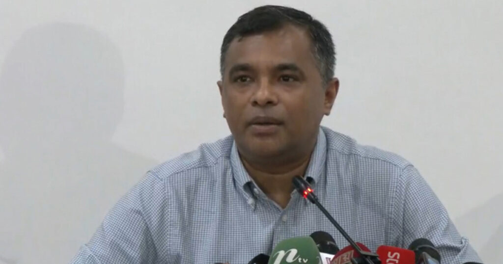 দেশে অবৈধভাবে মজুত করা প্রায় তিন লাখ লিটার জ্বালানি উদ্ধার দেশে অবৈধভাবে মজুত করা প্রায় তিন লাখ লিটার জ্বালানি উদ্ধার