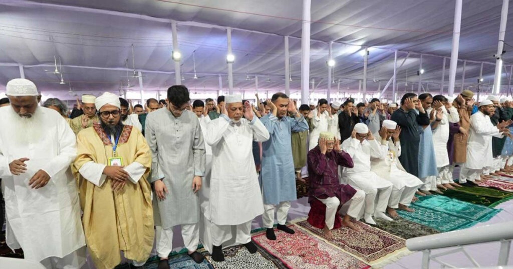 মোনাজাতে যুদ্ধ বন্ধে মুসলিম দেশগুলোকে ঐক্যবদ্ধ হওয়ার আহ্বান