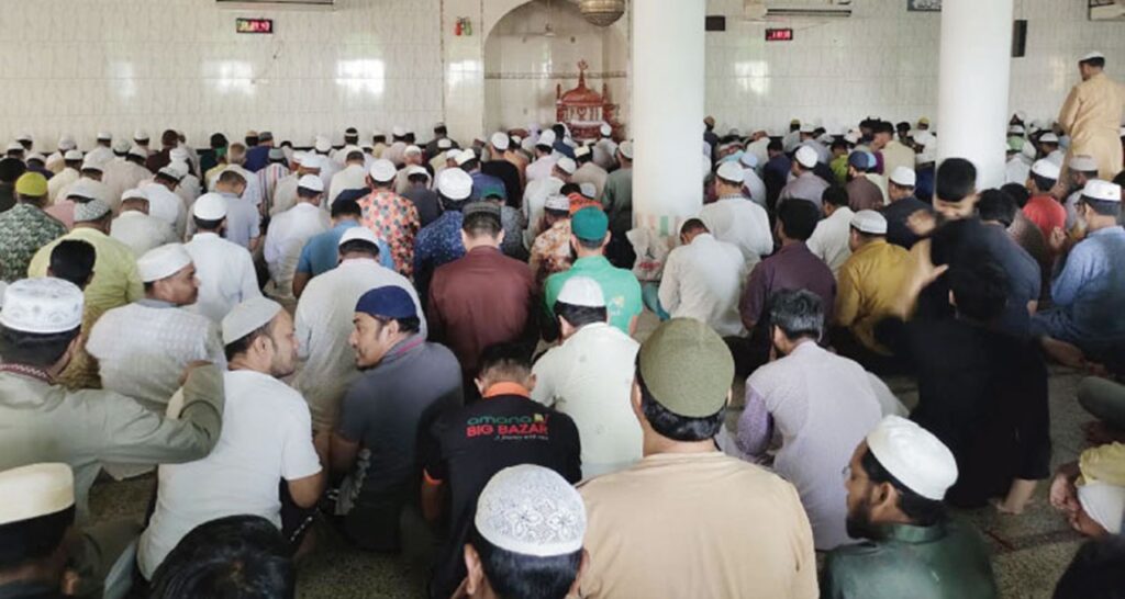 যথাযোগ্য ধর্মীয় মর্যাদায় পবিত্র শবে কদর পালিত