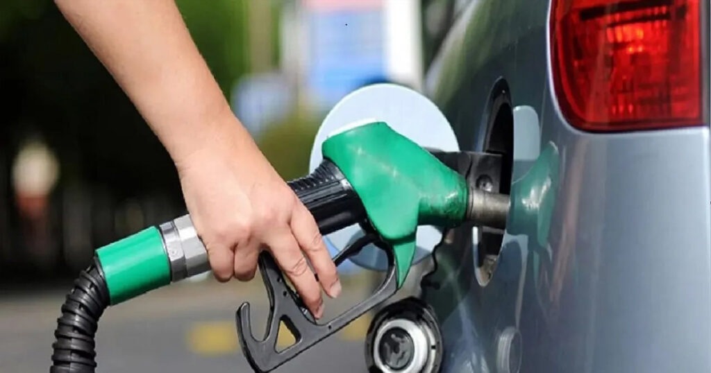 যেকোনো সময় বন্ধ হয়ে যেতে পারে সারাদেশের পেট্রোল পাম্প