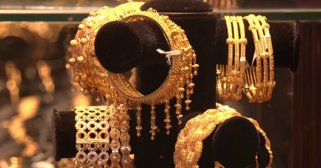 দেশের বাজারে স্বর্ণের দামে ফের বড় পতন