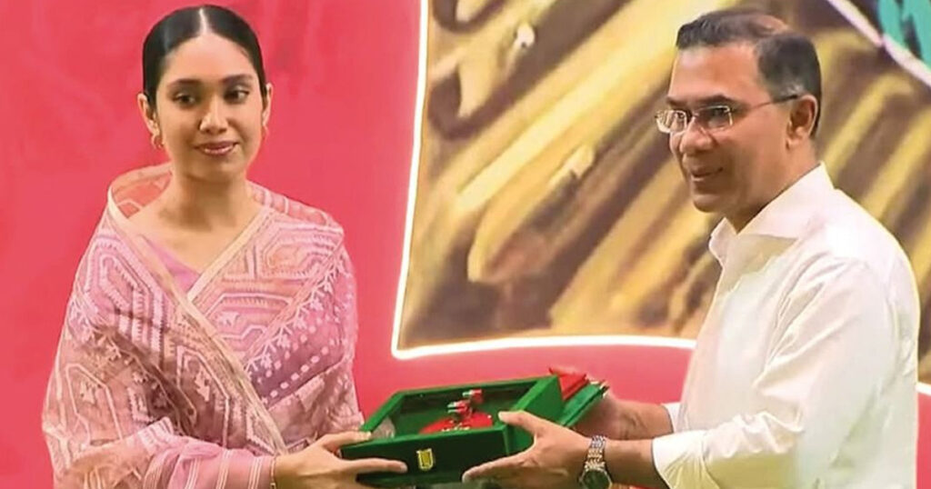 স্বাধীনতা পুরস্কারপ্রাপ্তদের হাতে পদক তুলে দিলেন প্রধানমন্ত্রী স্বাধীনতা পুরস্কারপ্রাপ্তদের হাতে পদক তুলে দিলেন প্রধানমন্ত্রী