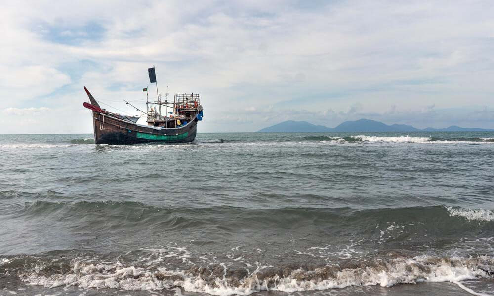 আন্দামান সাগরে নৌকাডুবে ২৫০ যাত্রী নিখোঁজ, আছেন বাংলাদেশিও