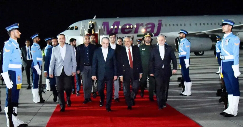 ইসলামাবাদে গিয়েছেন আরাগচি, পাক পররাষ্ট্রমন্ত্রীর সঙ্গে বৈঠক