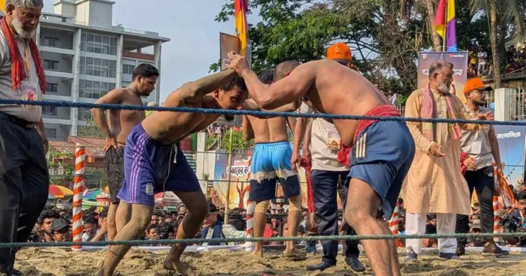 চট্টগ্রামে জব্বারের বলীখেলা : ৩০০ খুঁটির মঞ্চে ১০৮ বলীর লড়াই শুরু