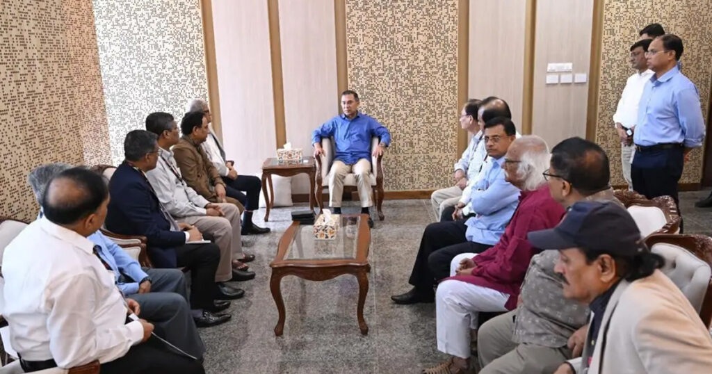 টানা ১৬ ঘণ্টা অফিস করলেন প্রধানমন্ত্রী