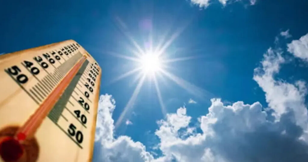 ঢাকায় বাড়ছে গরম, তাপমাত্রা ছুঁয়েছে ৩৬ ডিগ্রি ঢাকায় বাড়ছে গরম, তাপমাত্রা ছুঁয়েছে ৩৬ ডিগ্রি