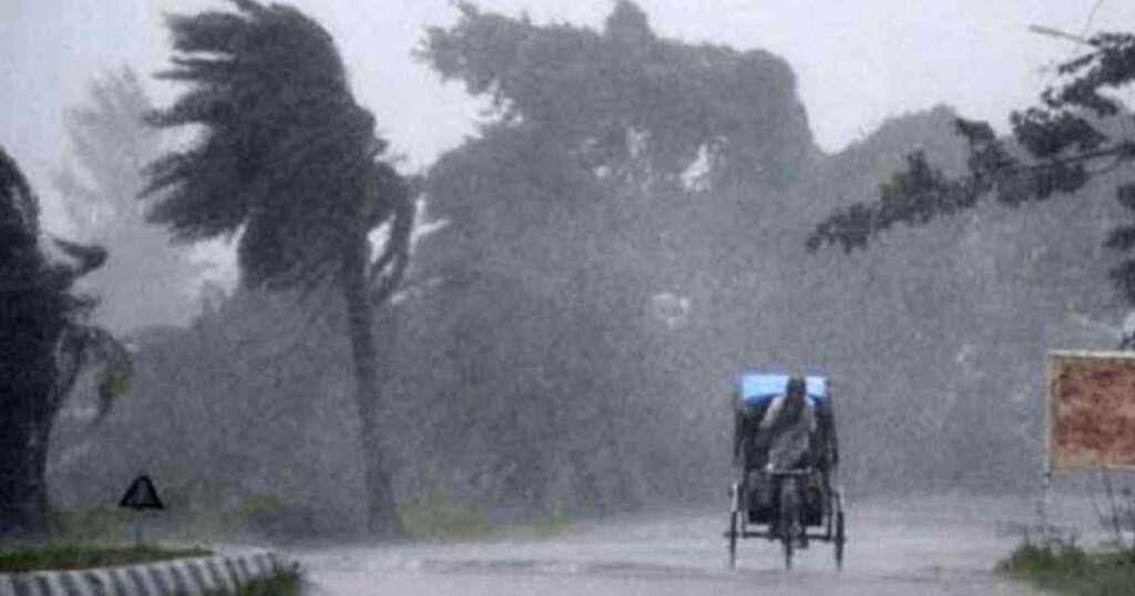 দুপুর ১টার মধ্যে যেসব অঞ্চলে বজ্রসহ বৃষ্টির শঙ্কা