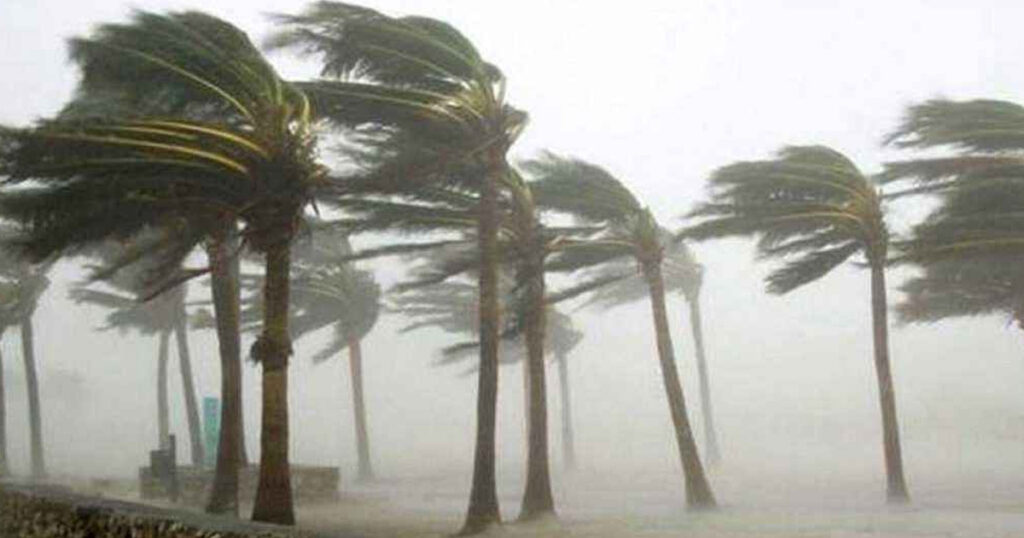 দুপুরের মধ্যে ৬০ কিমি বেগে ঝড়ের আশঙ্কা যেসব অঞ্চলে